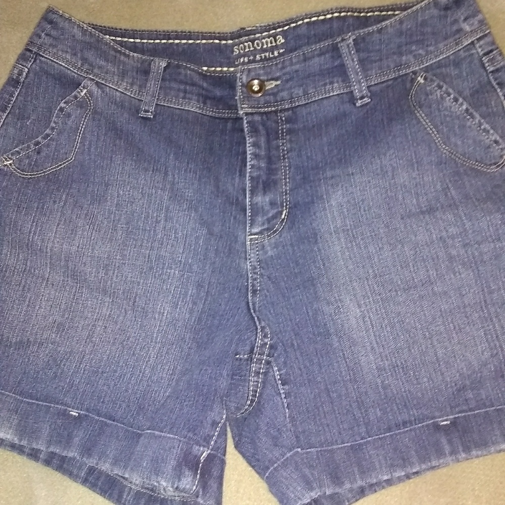 Bundle 2 for $25 "LIFE+STYLE" Shorts!